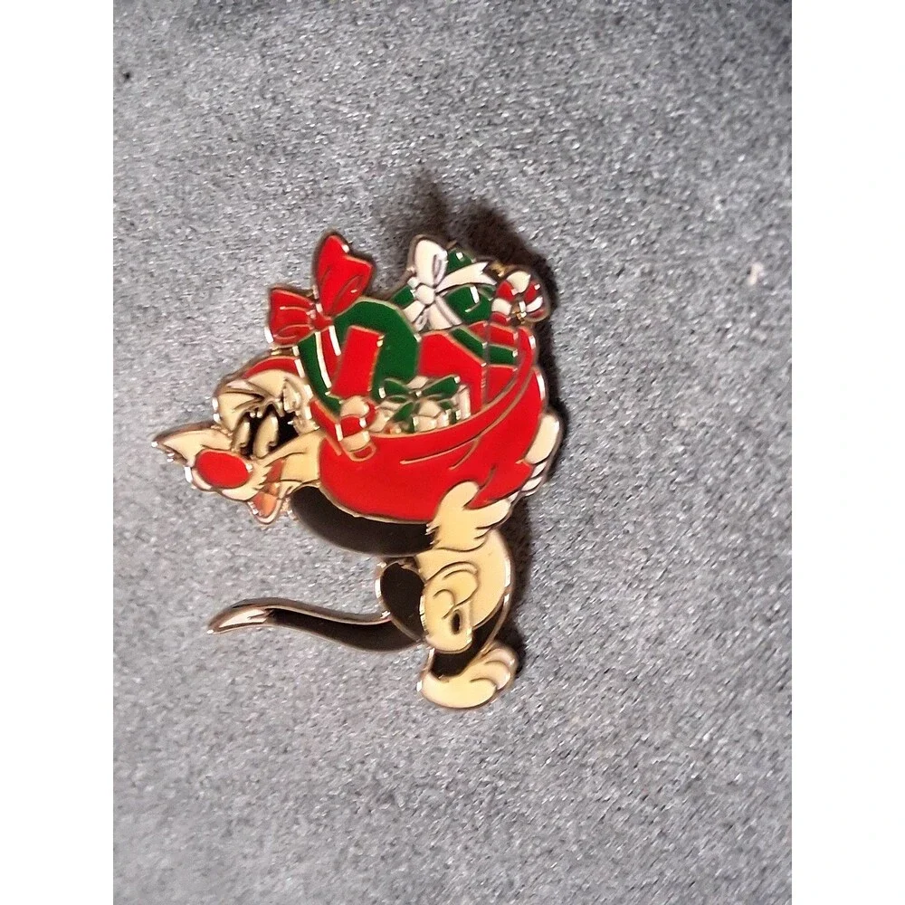 Vintage Sylvester Looney Tunes Christmas Red Green Enamel Lapel Pin 1989 Cartoon